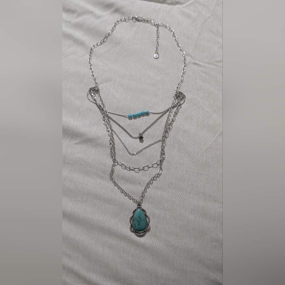 Chic Silver Necklace With Turquoise Charm